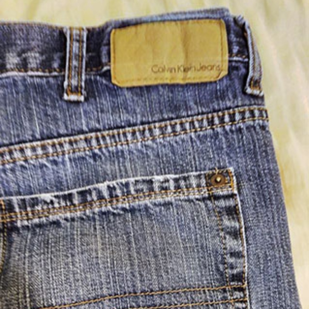 Calvin Klein Relaxed Straight Jeans - Picture 4 of 7